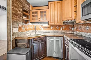 5645 Coach Dr, Kettering, OH 45440 - Photo 11