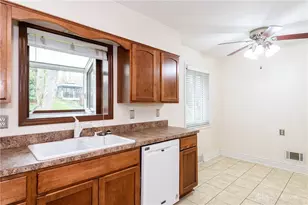 4024 Overland Trail, Kettering, OH 45429 - Photo 7