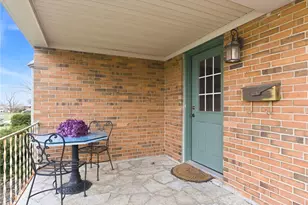 1108 Chateau Dr, Kettering, OH 45429 - Photo 3