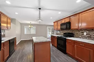 5713 Daphne Ln, Dayton, OH 45415 - Photo 15