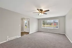 5713 Daphne Ln, Dayton, OH 45415 - Photo 9