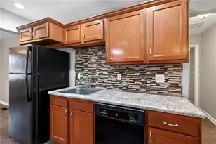 5713 Daphne Ln, Dayton, OH 45415 - Photo 17