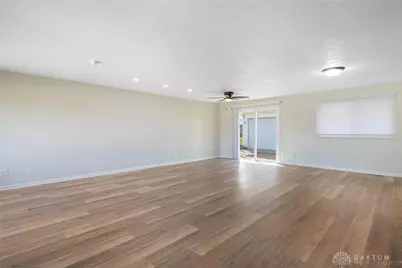 5572 Shady Oak Street, Huber Heights, OH 45424 - Photo 5