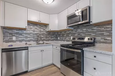 5572 Shady Oak Street, Huber Heights, OH 45424 - Photo 11