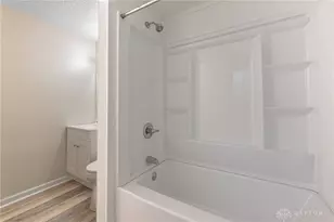 5572 Shady Oak St, Huber Heights, OH 45424 - Photo 15