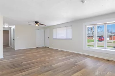 5572 Shady Oak Street, Huber Heights, OH 45424 - Photo 7