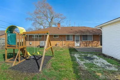 5572 Shady Oak Street, Huber Heights, OH 45424 - Photo 25