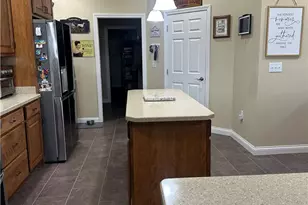 7050 Creekside Cir, Mad River Twp, OH 45324 - Photo 7