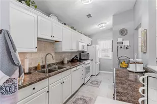 6673 Brigham Sq, Centerville, OH 45459 - Photo 11