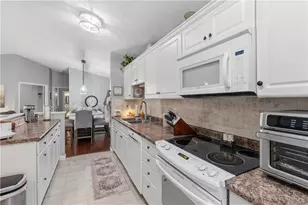 6673 Brigham Sq, Centerville, OH 45459 - Photo 13