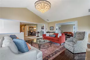 130 Heatherwoode Cir, Springboro, OH 45066 - Photo 9