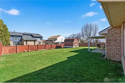 8858 Deer Hollow Drive, Huber Heights, OH 45424 - Photo 5