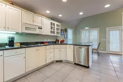 182 Barrington Village Drive, Beavercreek Twp, OH 45385 - Photo 17