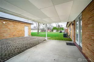 7237 Carmelita Dr, Huber Heights, OH 45424 - Photo 25