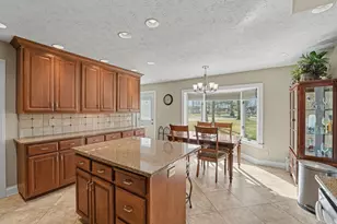 885 Chelsea Ln, Tipp City, OH 45371 - Photo 9