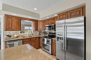 885 Chelsea Ln, Tipp City, OH 45371 - Photo 5