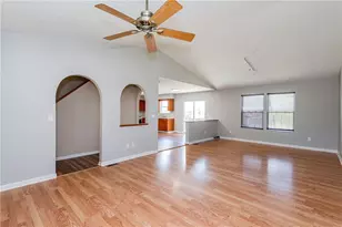 4303 Oakwind Dr, Columbus, OH 43207 - Photo 5