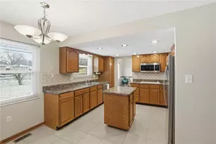 190 N Village Dr, Centerville, OH 45459 - Photo 15