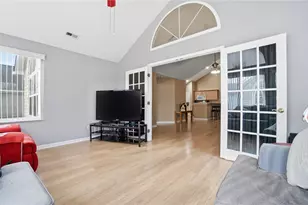 4662 Cobblestone Dr, Tipp City, OH 45371 - Photo 11