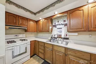 306 N Bechtle Ave, Springfield, OH 45504 - Photo 13