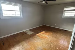 4750 Coulson Dr, Jefferson Twp, OH 45417 - Photo 9