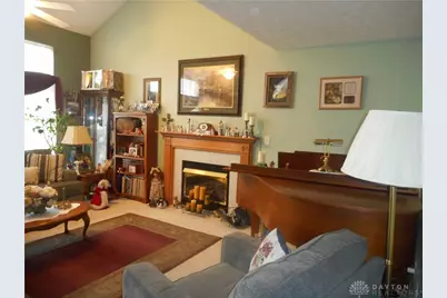 2549 Fawn Drive, Fairborn, OH 45324 - Photo 9