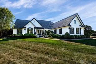 701 Grand Wood Ct, Clearcreek Twp, OH 45066 - Photo 3