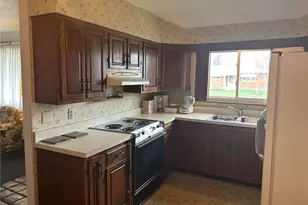 1912 Echo Wood Ct, Kettering, OH 45429 - Photo 5