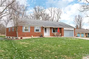 913 Debbie Ct, Clayton, OH 45415 - Photo 3