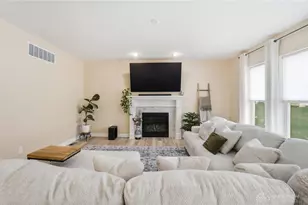 685 Dewmar Dr, Beavercreek Twp, OH 45434 - Photo 9