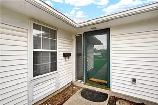 5871 Troy Villa Blvd, Huber Heights, OH 45424 - Photo 3