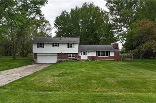5430 David Dr, Tipp City, OH 45371 - Photo 1