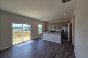 3178 Northerton Ct, Butler Twp, OH 45414 - Photo 5