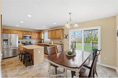 2813 Amberwood Drive, Troy, OH 45373 - Photo 9