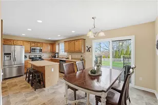 2813 Amberwood Dr, Troy, OH 45373 - Photo 9