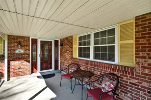 5907 Red Coach Rd, Washington Twp, OH 45429 - Photo 5