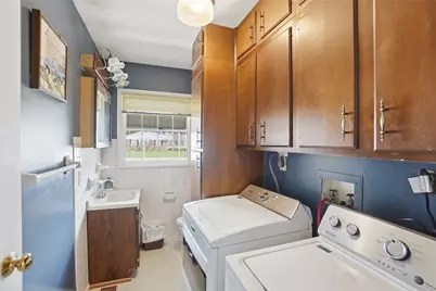 111 Villa Drive, New Carlisle, OH 45344 - Photo 15