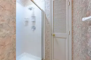 538 West Alex Bell Road, Washington Twp, OH 45459 - Photo 25