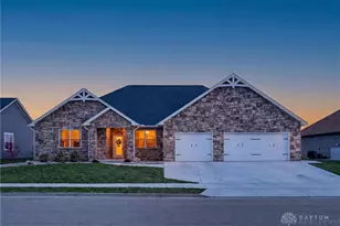 945 Rosenthal Dr, Troy, OH 45373 - Photo 1