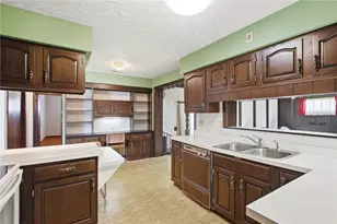 819 Waldrun Ave, Riverside, OH 45404 - Photo 9