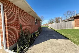 819 Waldrun Ave, Riverside, OH 45404 - Photo 27