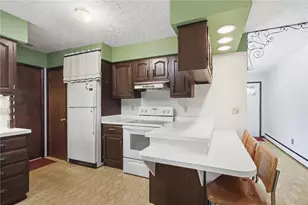819 Waldrun Ave, Riverside, OH 45404 - Photo 11
