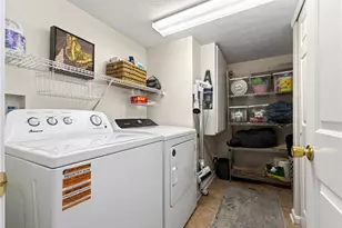 6823 Deergreen Ct, Huber Heights, OH 45424 - Photo 39