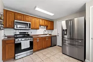 5221 Ottawa Dr, Fairborn, OH 45324 - Photo 9