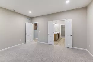 2572 Golden Leaf, Beavercreek, OH 45431 - Photo 13