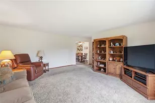 1565 Kingsway Dr, Beavercreek Twp, OH 45385 - Photo 11