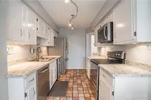 17 Nicholson Ct, Centerville, OH 45459 - Photo 7