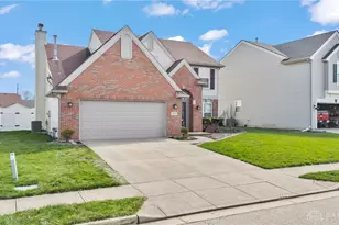 413 Deerwood Dr, Piqua, OH 45356 - Photo 3