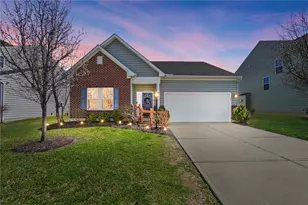 1215 Driftwood Dr, Fairborn, OH 45324 - Photo 1