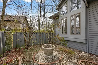 6425 Woodacre Court, Clayton, OH 45322 - Photo 5